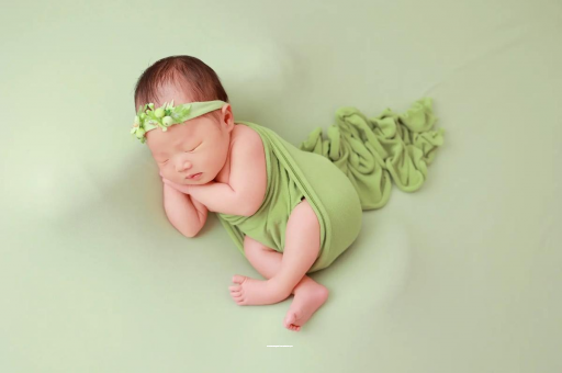 阿克苏宝宝拍嗝吐奶